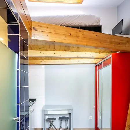 Tiny Little In The Centre Lisbona